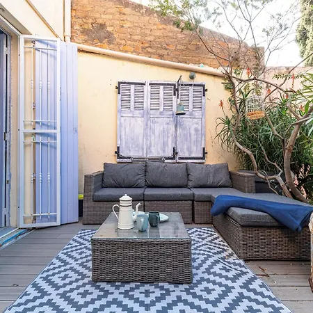 Atypical Old Town In Large Terrace Apartment