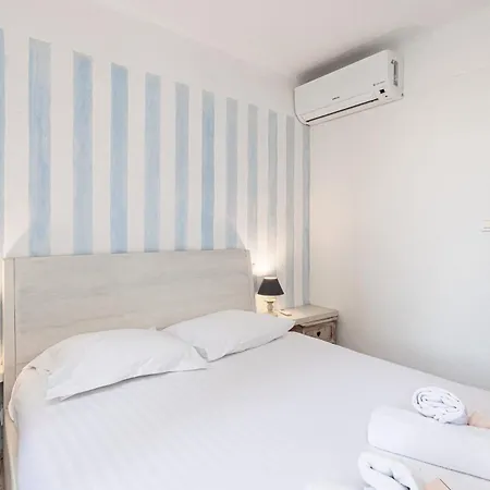 Apartment Atypical Old Town In Large Terrace Cannes