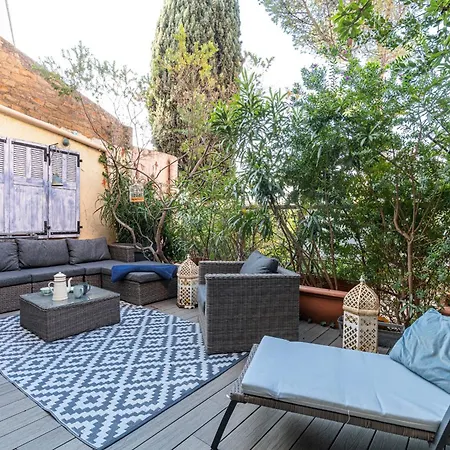 Atypical Old Town In Large Terrace Apartment